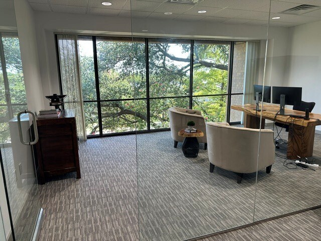 More Photos Of 8330-8350 Meadow Rd, Dallas Office For Sale