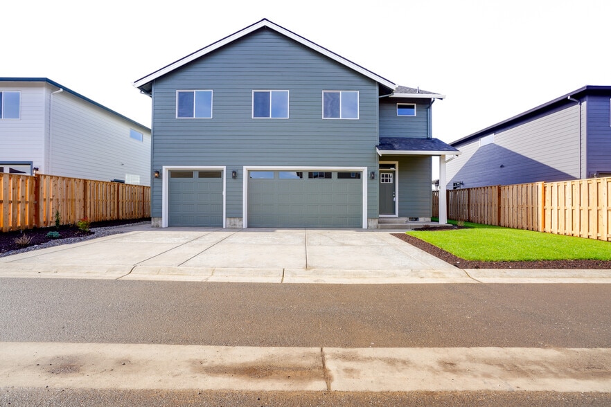 More Photos Of 2932 NW 16th St, Battle Ground Apartments For Sale