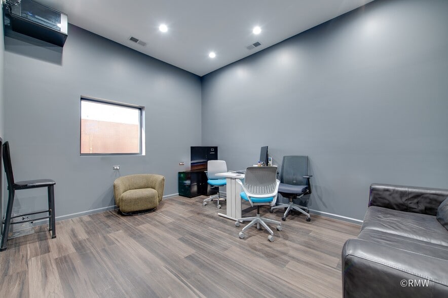 More Photos Of 80 W Lake St, Northlake Light Distribution For Sale