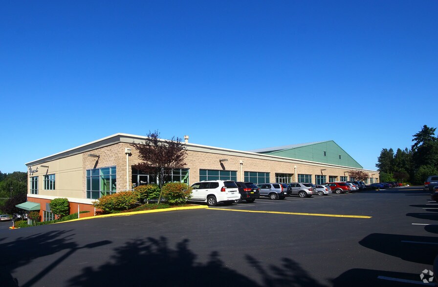 More Photos Of 18512-18600 Woodinville Snohomish Rd NE, Woodinville Health Club For Lease