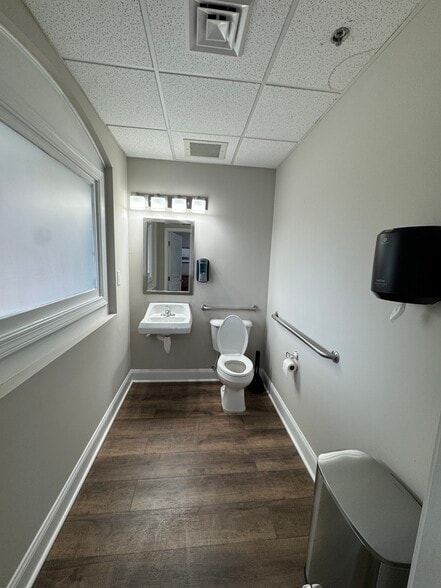 More Photos Of 3450 Acworth Due West Rd NW, Kennesaw Office For Sale