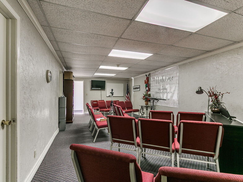 More Photos Of 809 SW 4th St, Moore Religious Facility For Sale