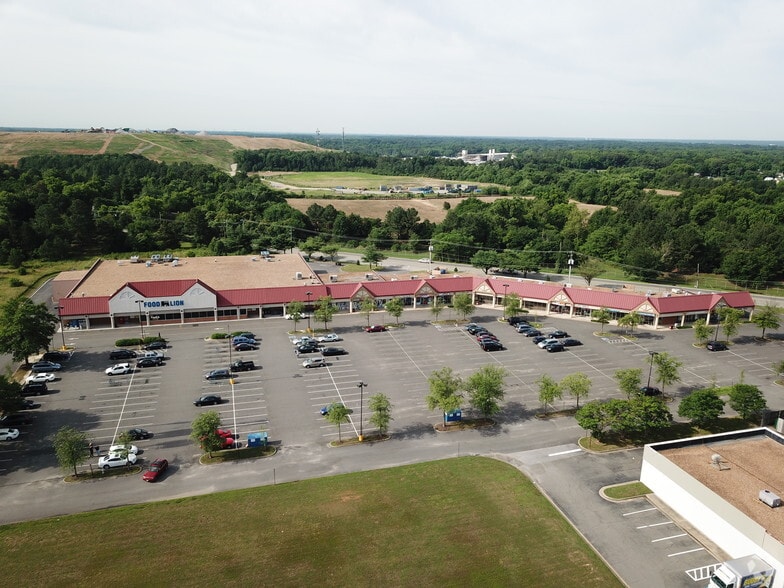More Photos Of 2901-2949 Williamsburg Rd, Richmond Supermarket For Lease
