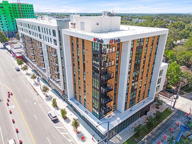 Primary Photo Of 1111 W University Ave, Gainesville Apartments For Lease