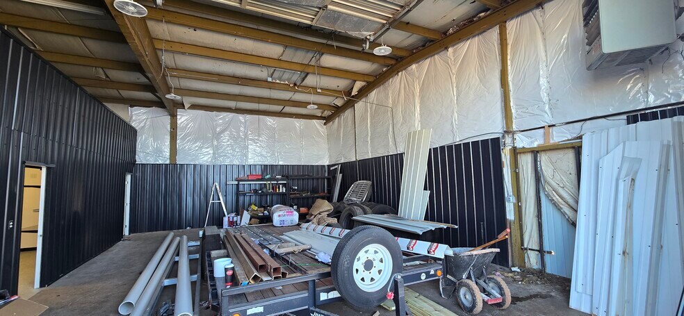 More Photos Of 6109 S I 35 Service Rd, Oklahoma City Flex For Lease