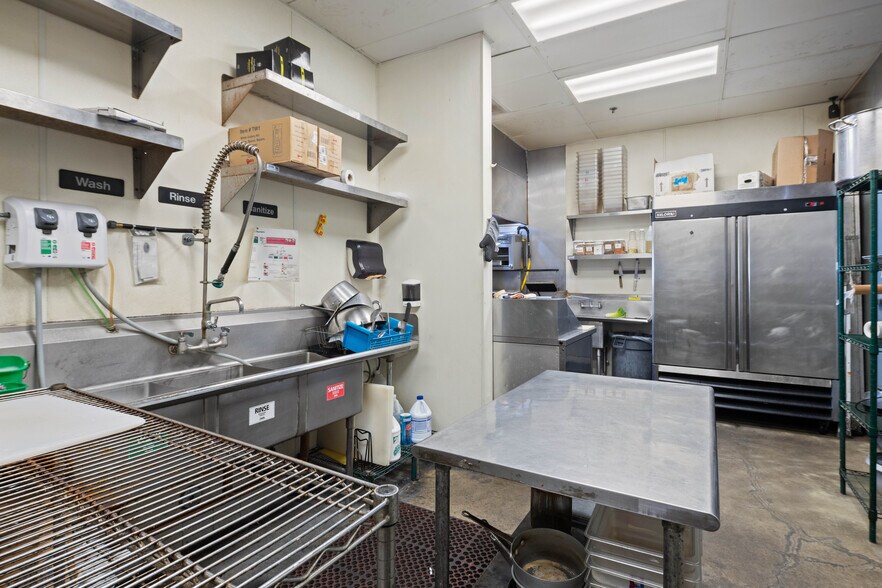 More Photos Of 8266 Firestone Blvd, Downey Restaurant For Lease