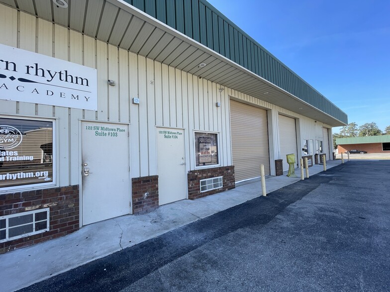 More Photos Of 122 SW Midtown Pl, Lake City Flex For Lease