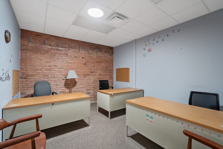 More Photos Of 34 Wright Ave, Auburn Truck Terminal For Sale