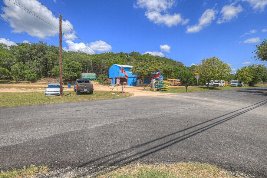 More Photos Of 2001 Ponderosa Dr, New Braunfels Specialty For Sale