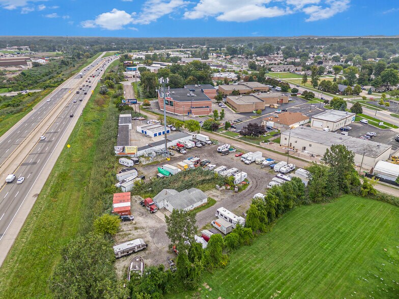 More Photos Of 33833 Garnet St, Clinton Township Self Storage For Sale