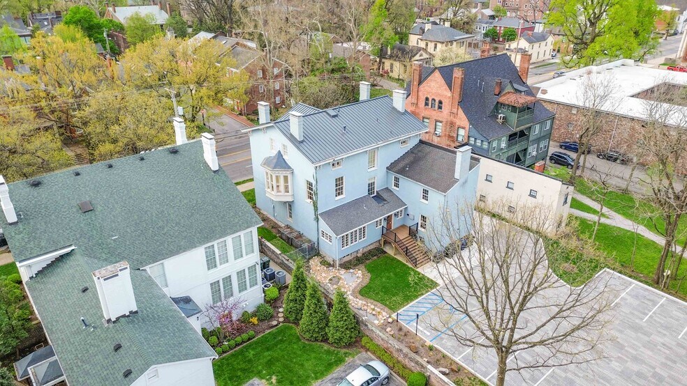 More Photos Of 239 N Broadway, Lexington Office Residential For Sale