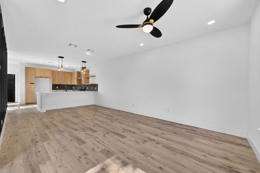 More Photos Of 125 Dashiell St, San Antonio Multifamily For Sale