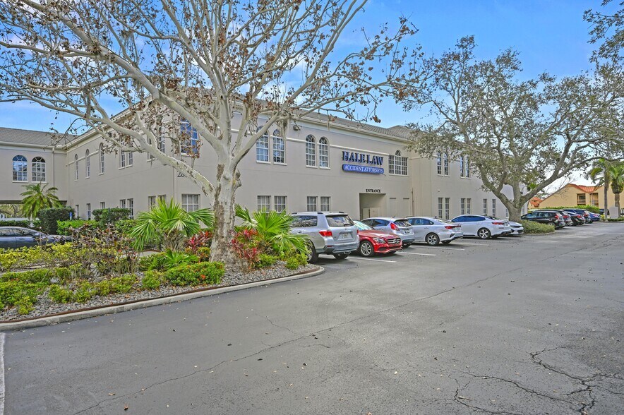 More Photos Of 2801 Fruitville Rd, Sarasota Medical For Sale