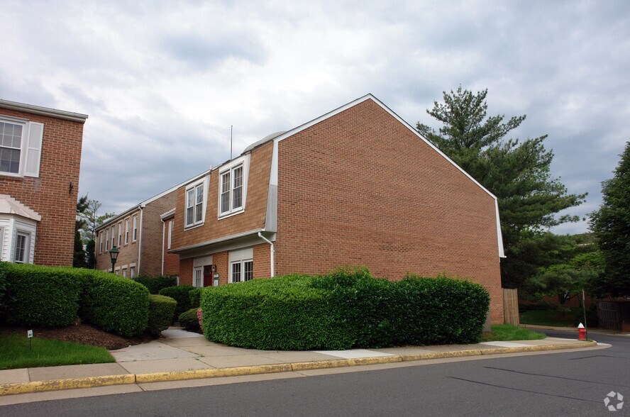 More Photos Of 10395 Democracy Ln, Fairfax Office For Sale