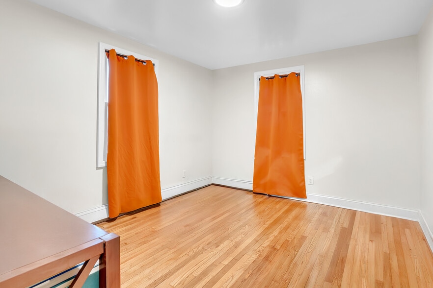 More Photos Of 478 Fabyan Pl, Newark Apartments For Sale