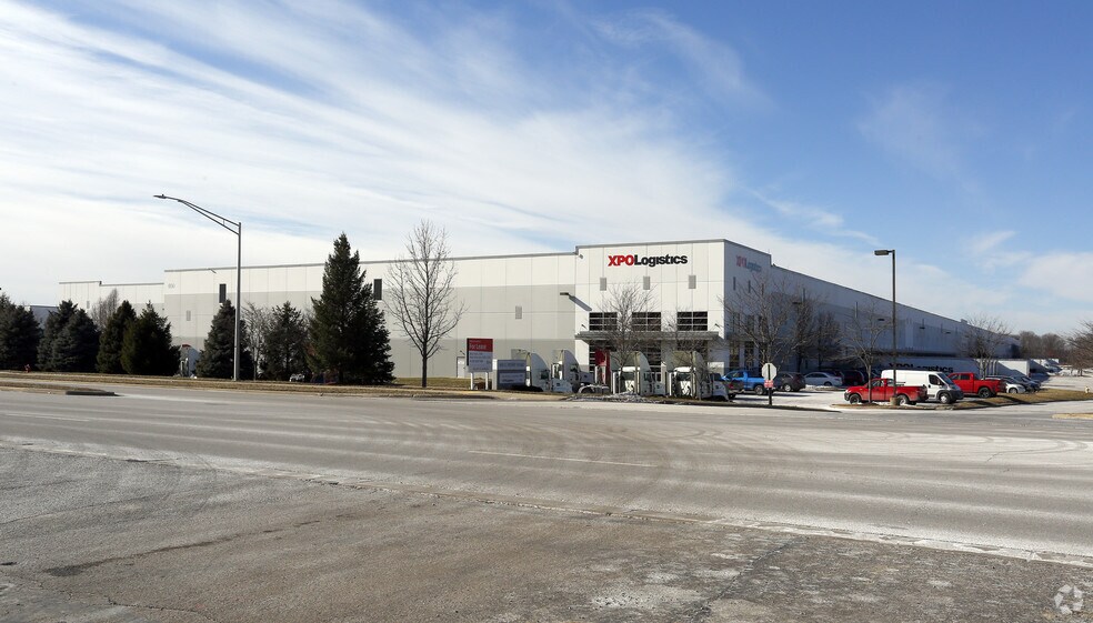 More Photos Of 600 S Perry Rd, Plainfield Industrial For Sale