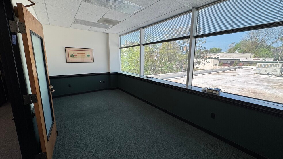 More Photos Of 790 Pershing Rd, Raleigh Office For Lease