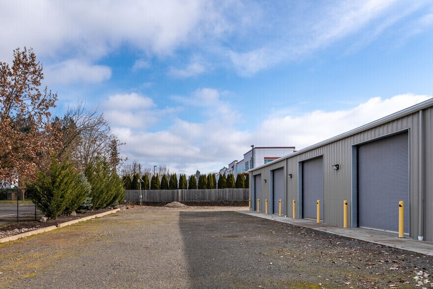 More Photos Of 3124 Blossom Dr NE, Salem Warehouse For Lease