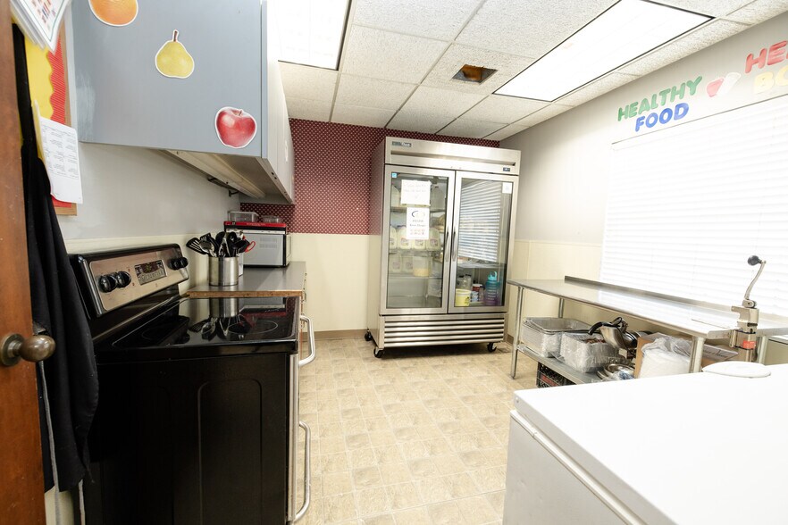 More Photos Of 217 N Kirkman Rd, Orlando Office For Sale