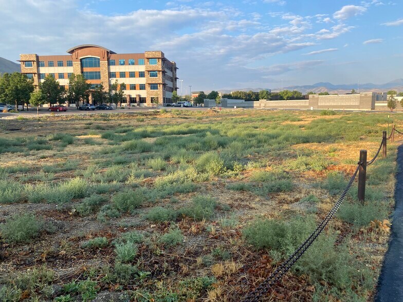 More Photos Of 14068 S 145 E, Draper Office For Sale