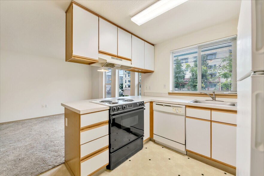 More Photos Of 10405-10409 E Burnside St, Portland Apartments For Sale