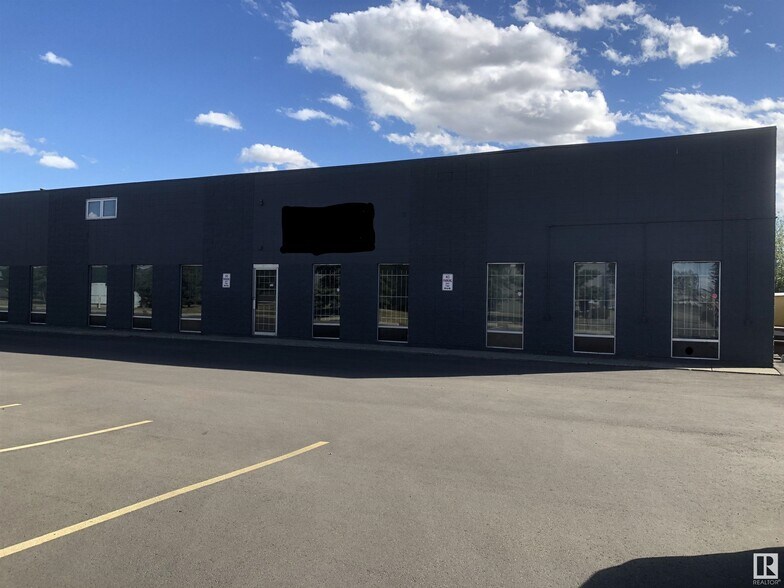 More Photos Of 4303-4335 78th Ave, Edmonton Warehouse For Sale