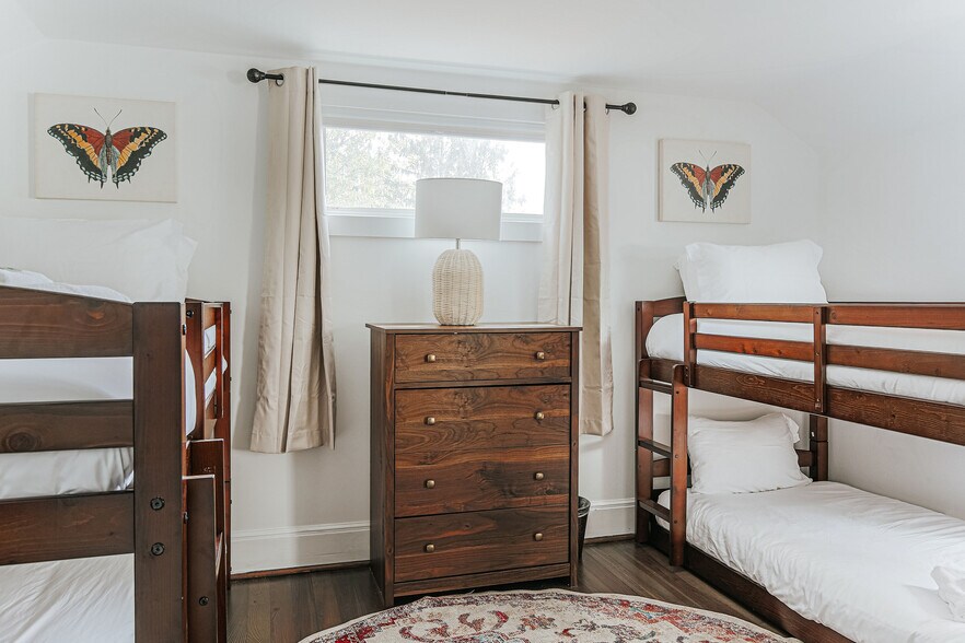 More Photos Of 1329 Commerce Rd, Staunton Hotel For Sale