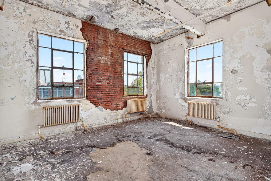 More Photos Of 662 Fillmore Ave, Buffalo Industrial For Sale