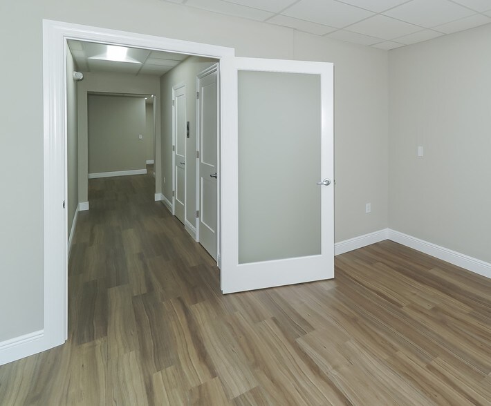 More Photos Of 6220 Manatee Ave W, Bradenton Medical For Sale