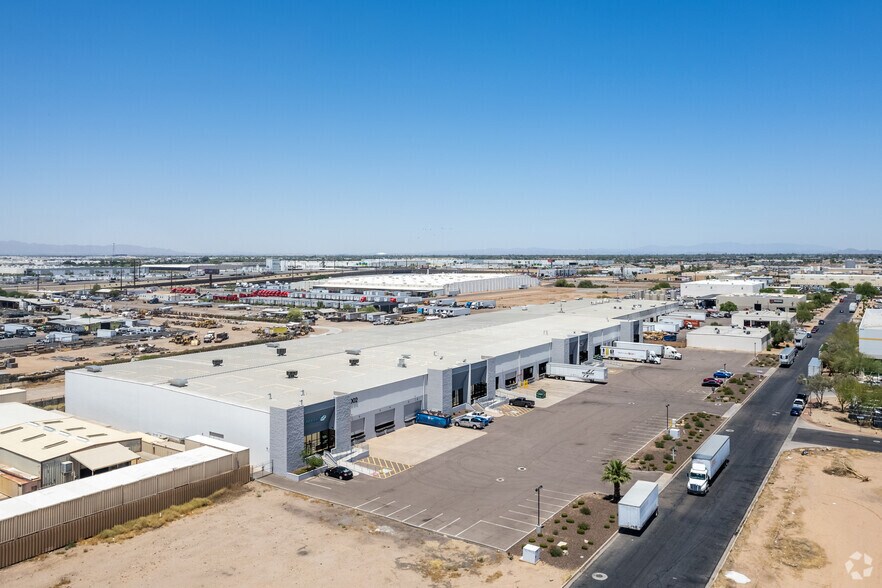 More Photos Of 1002 S 56th Ave, Phoenix Distribution For Lease