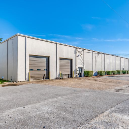 More Photos Of 3601 Capital Florist, Montgomery Showroom For Lease