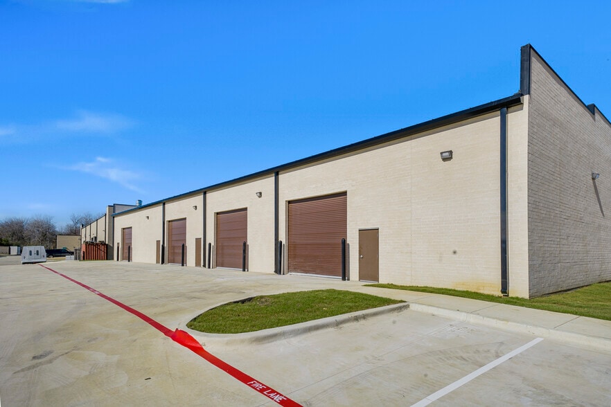 More Photos Of 176 Valley Ridge Blvd, Lewisville Light Manufacturing For Lease