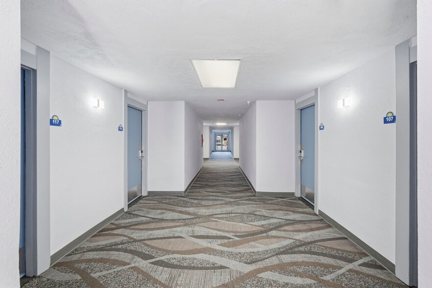More Photos Of 600 Riverside Ave, Santa Cruz Hotel For Sale