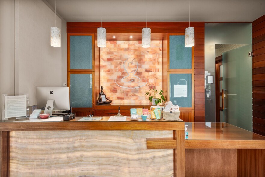 More Photos Of 241 Robinson St, Basalt Storefront For Sale