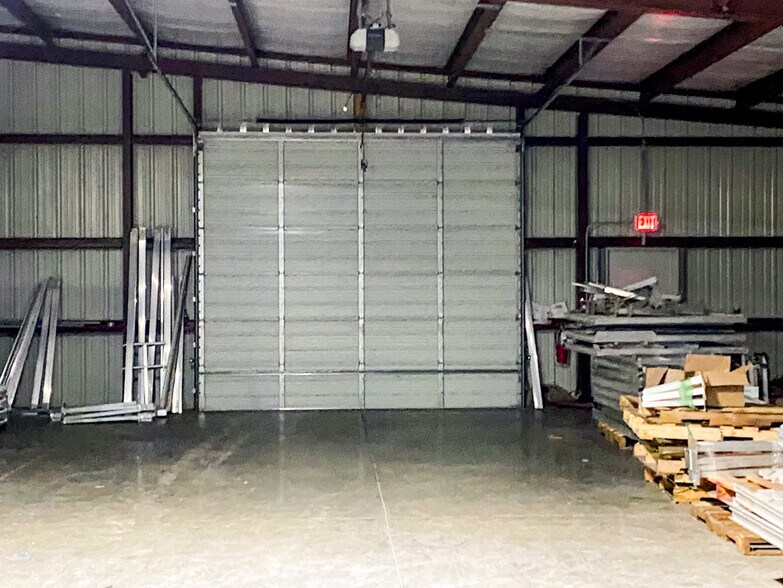 More Photos Of 955 N 1st St, Fairmont City Warehouse For Sale