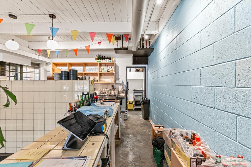 More Photos Of 116 Lithia Way, Ashland General Retail For Sale