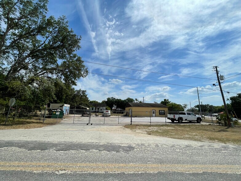 More Photos Of 14040 SE 162nd Pl, Weirsdale Light Manufacturing For Sale