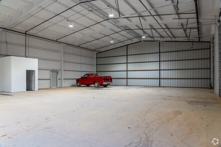 More Photos Of 12308 Rendon Rd, Burleson Industrial For Sale