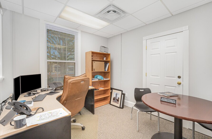 More Photos Of 4523 Park Rd, Charlotte Office For Sale