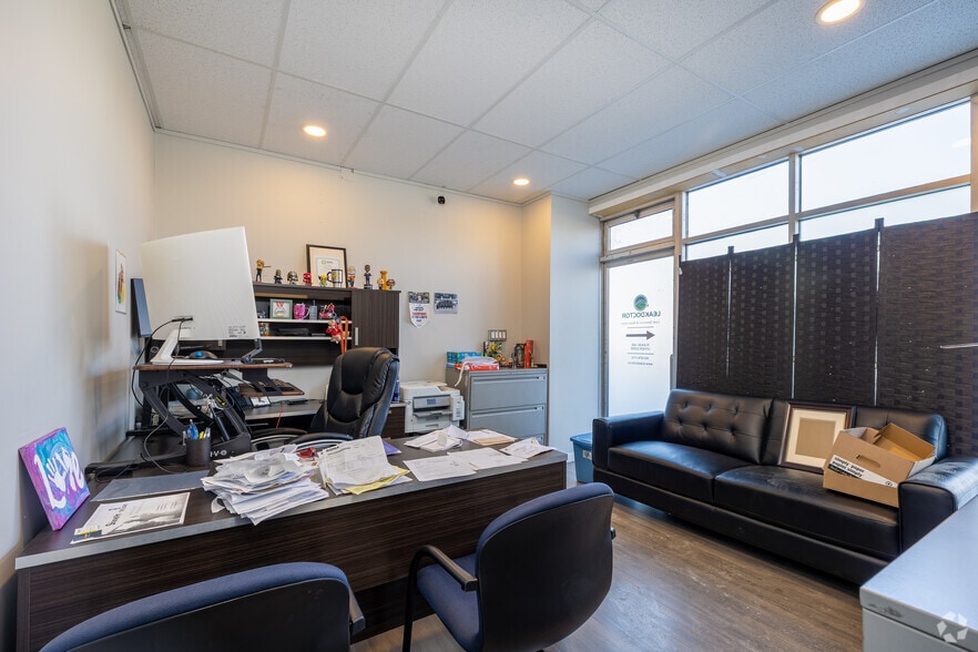 More Photos Of 1247 36th Ave NE, Calgary Warehouse For Lease