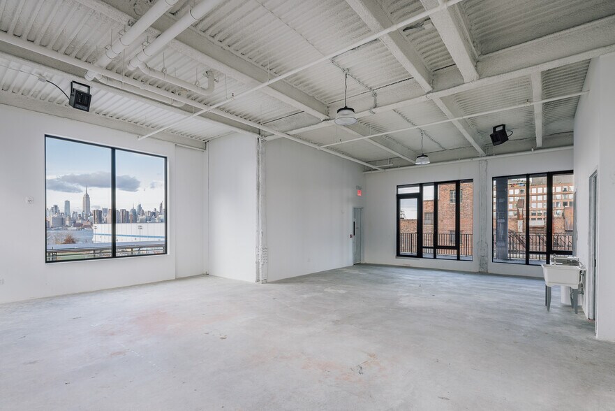 More Photos Of 57 N 9th St, Brooklyn Storefront For Sale