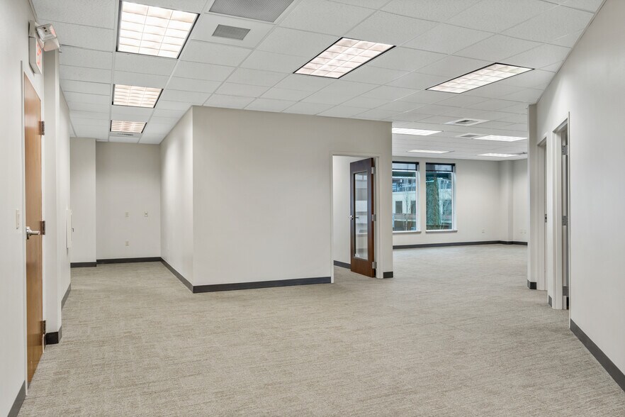 More Photos Of 201 Ferry St SE, Salem Office For Lease
