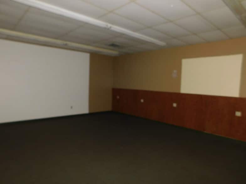 More Photos Of 813 N Lake Parker Ave, Lakeland Freestanding For Sale