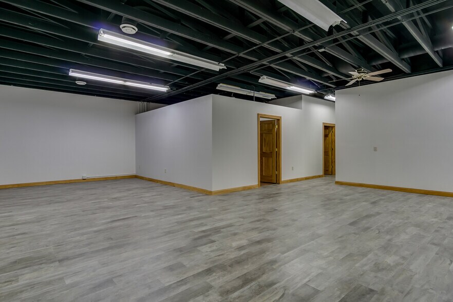 More Photos Of 2734-2751 London Rd, Eau Claire Storefront Retail Office For Sale