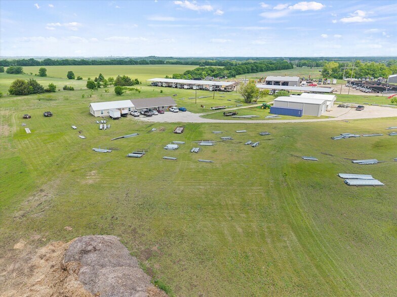 More Photos Of 1101 Willy Vester Rd, Van Alstyne Warehouse For Sale