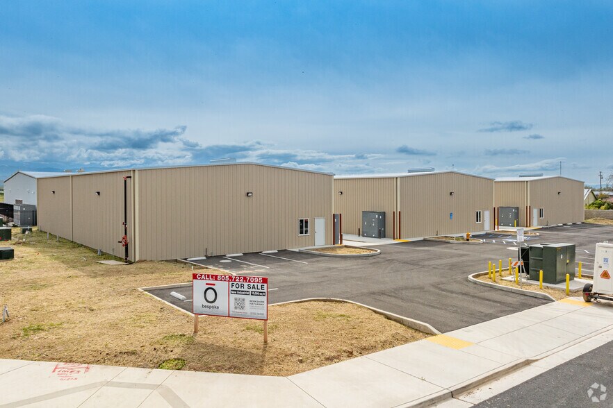 More Photos Of 136,146,156 S Blair Rd, Woodlake Industrial For Lease