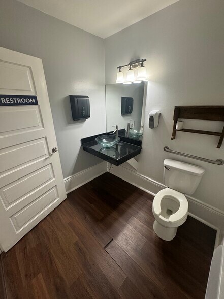 More Photos Of 3218 Saint Claude Ave, New Orleans Skilled Nursing Facility For Sale