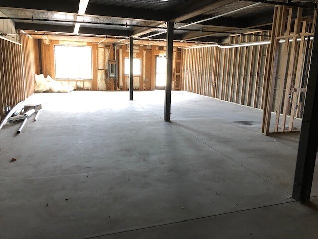 More Photos Of 4554 Forestdale Dr, Park City Showroom For Lease