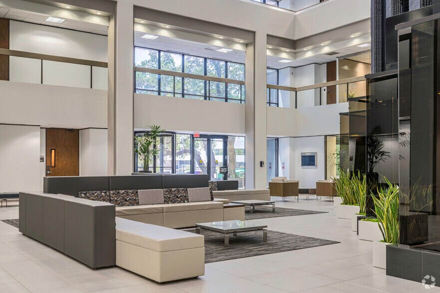 More Photos Of 363 N Sam Houston Pky E, Houston Office For Lease