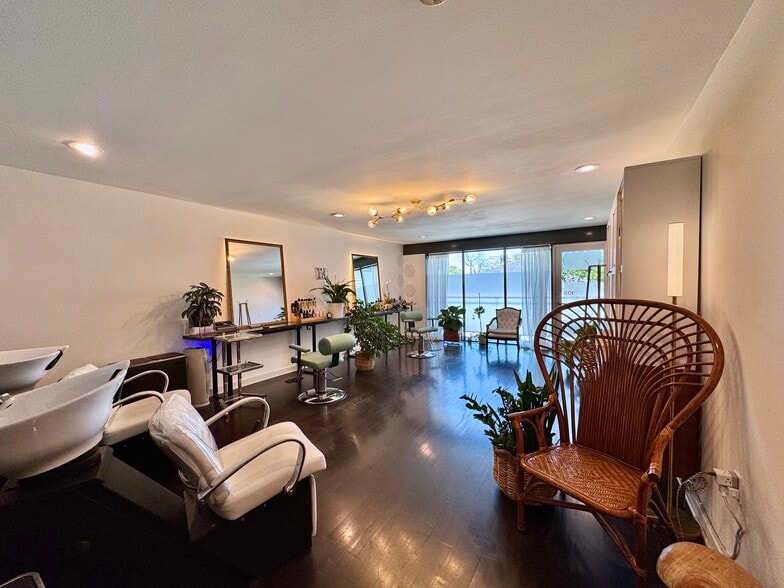 More Photos Of 904 West Ave, Austin Office Residential For Sale